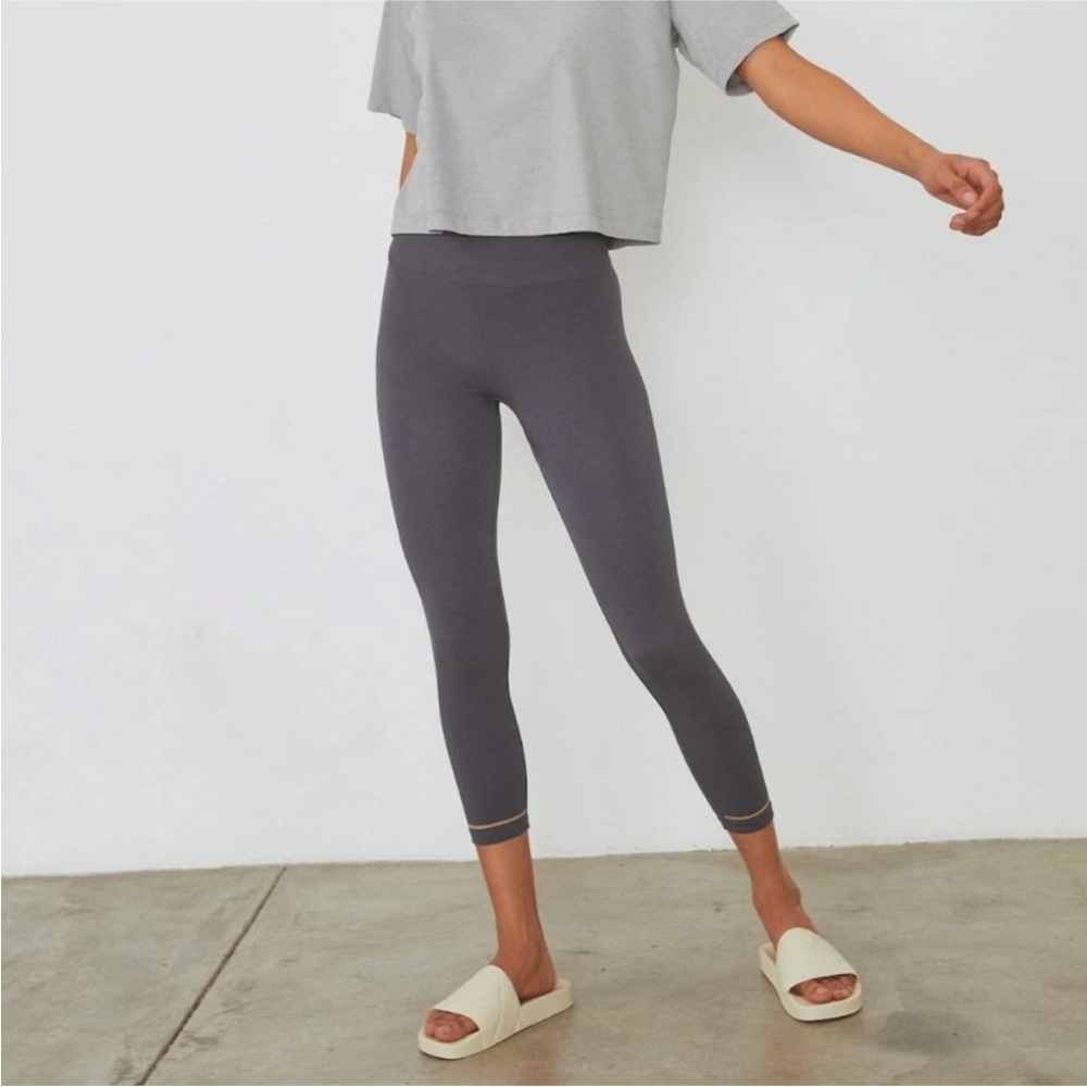 Lunya Soft Supportive Seamless Modal Crop Leggings.